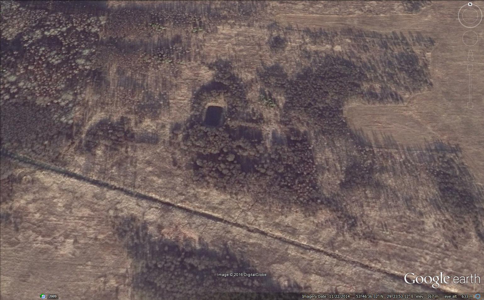 Oldest noble houses ca 1830 / 1850  in  Miezonka were  destroyed  after 1937 and before 1951.  We look at pics of the Google Earth in 2014, November